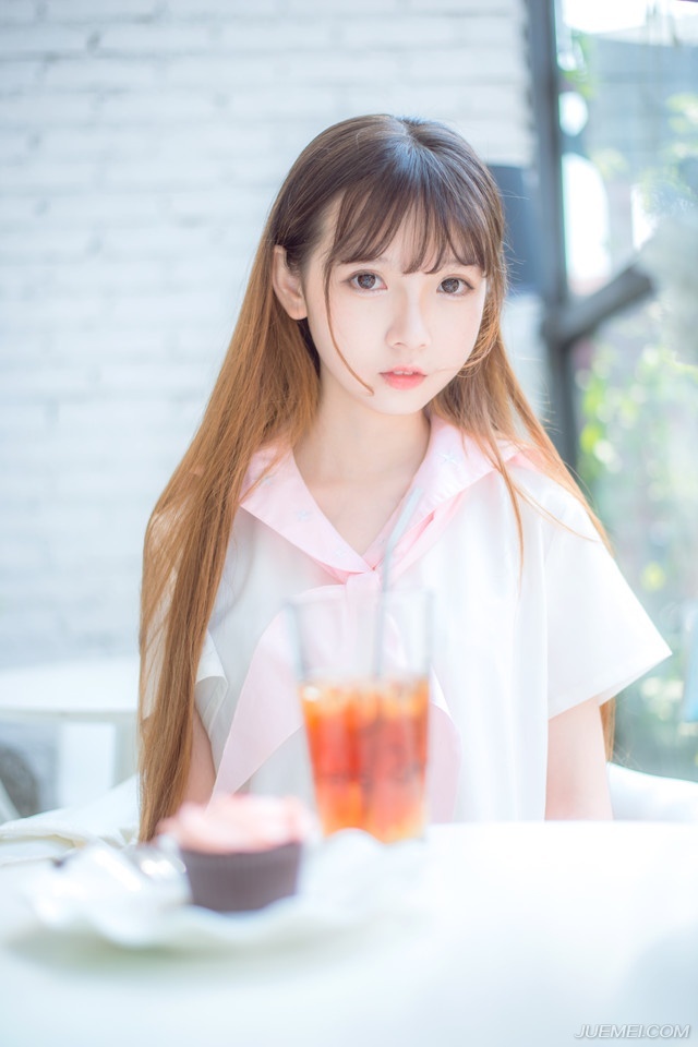 曹操苦笑着点点头，从现场传来的消息，显然不是大规模动兵，而这天底下，有这个能力神不知鬼不觉的靠着小股人马屠杀一百名虎卫外加四百曹刘联军的，恐怕也只有吕布手下，才能出现这样的精锐。